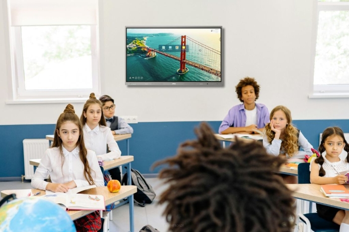 Jaki monitor interaktywny będzie najlepszy dla szkoły? 65, 75 czy 86 cali który rozmiar wybrać?